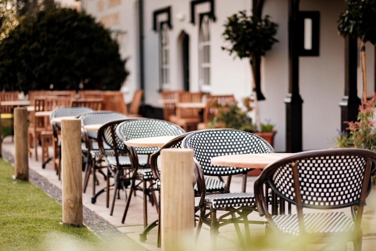 Bear Of Burton Hotel Christchurch  Exterior photo